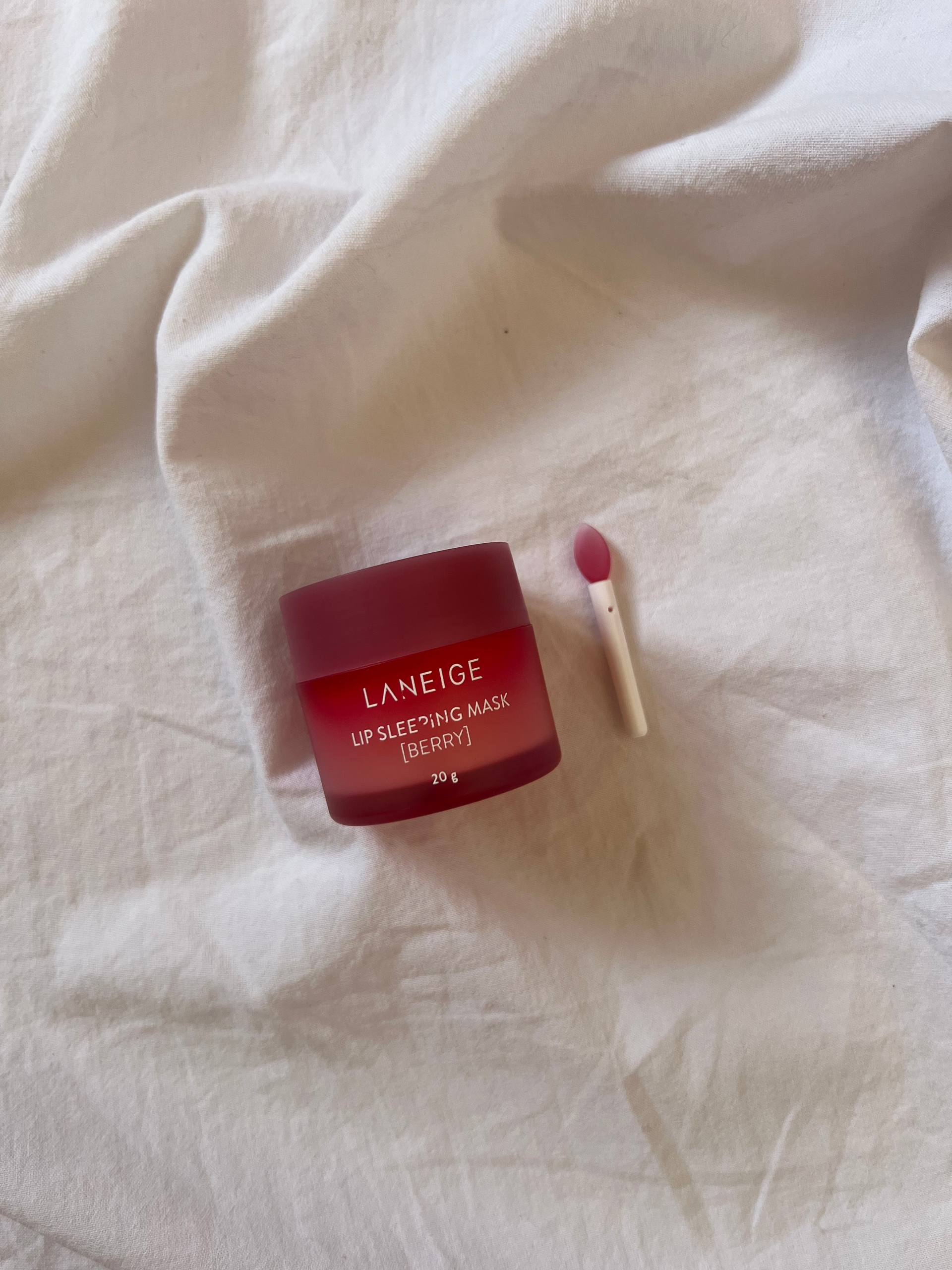 5785330246776196558 ماسک لب لانیژ
