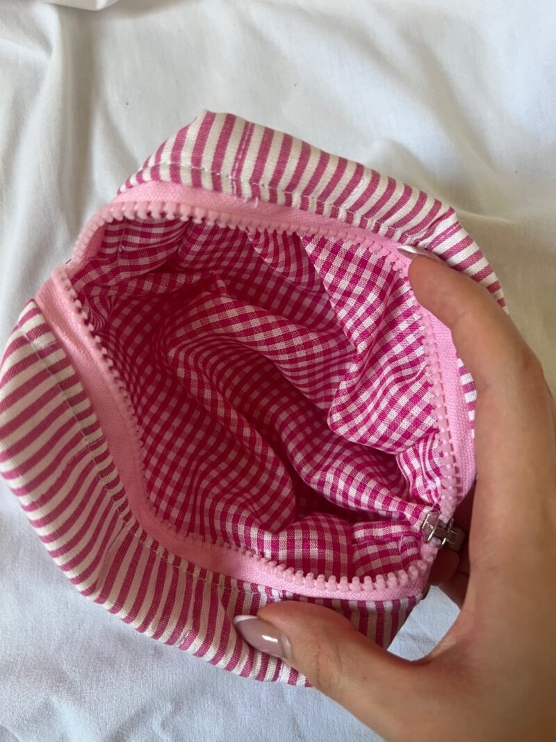 کیف آرایشی راه راه صورتی کوچک - Image 2